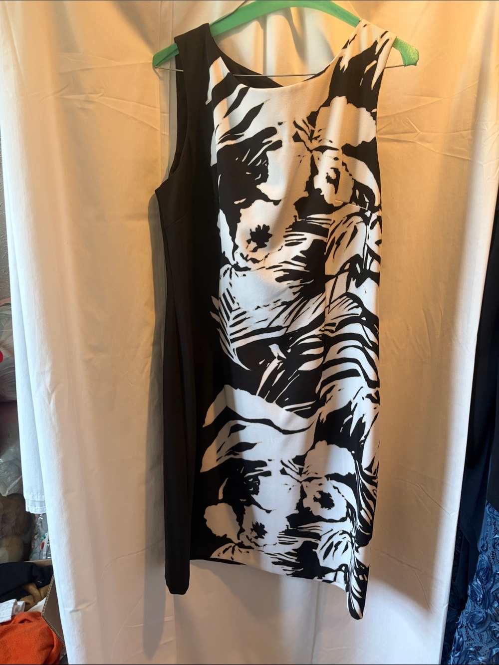 Sleeveless Black & White Print Shift Dress